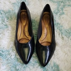 Black kitten heels
